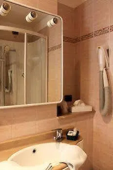 Bouton D'or - 3* קונייה